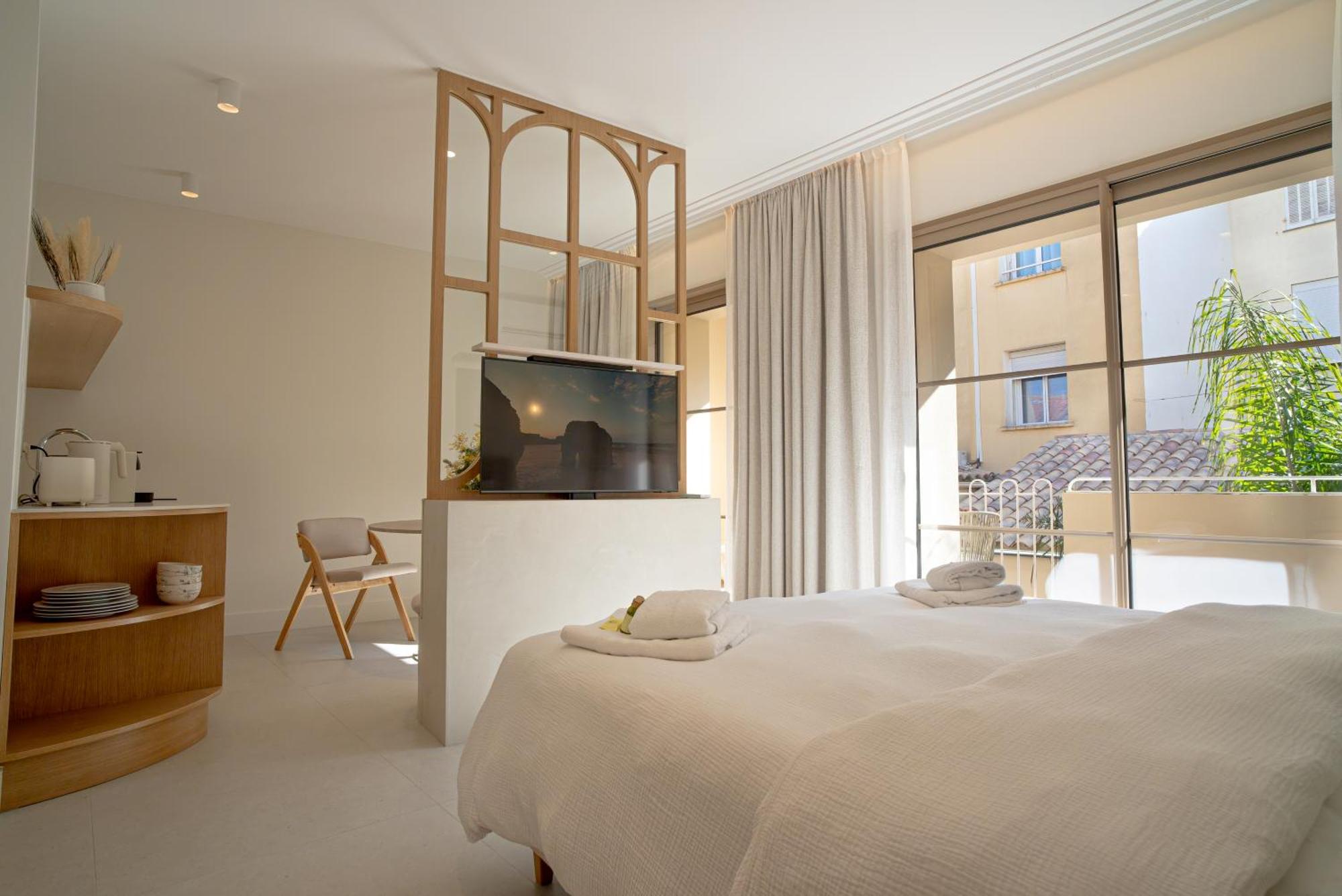 Studios Raffines Avec Terrasses - Plages, Ville Et Gare A Pied - Maison Raphael Saint-Raphaël 外观 照片